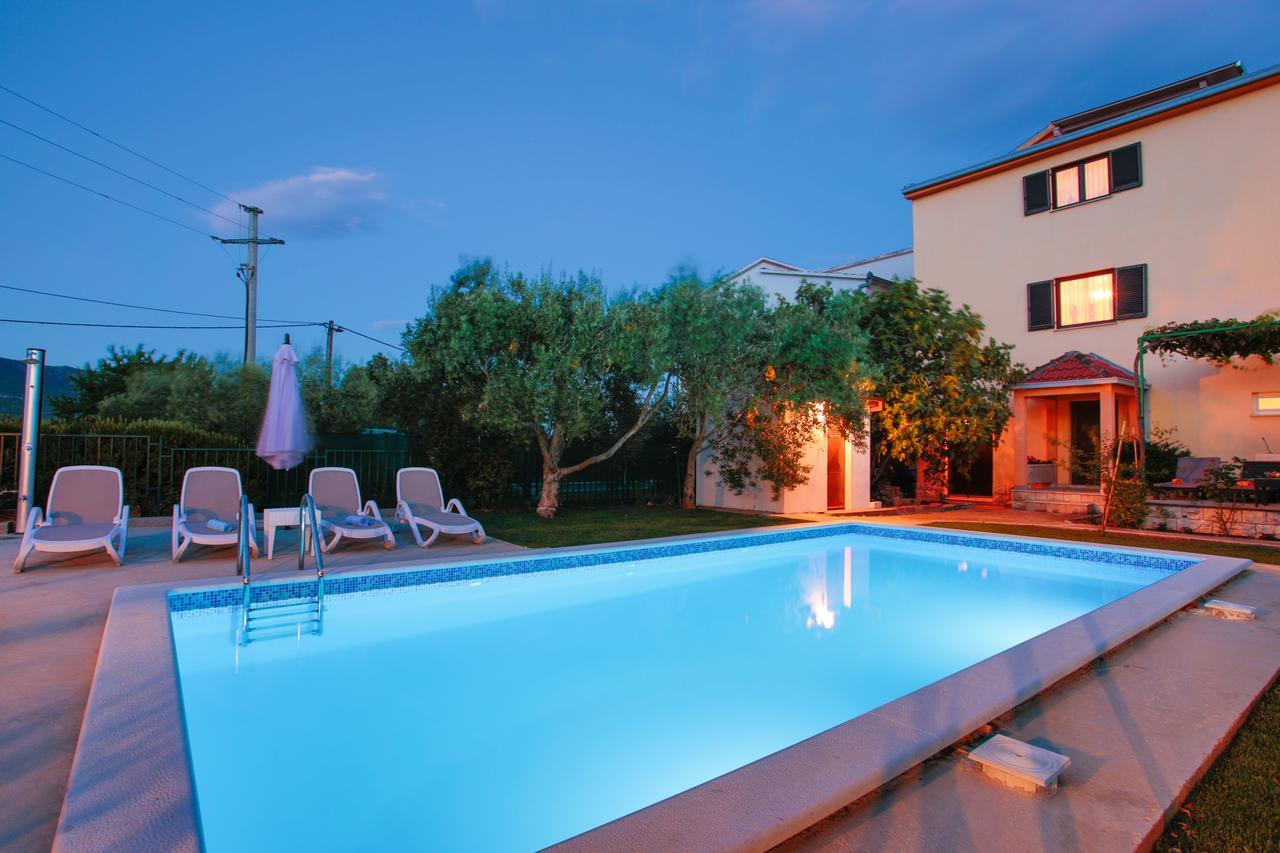 Villa Rosa Kastela Exterior photo